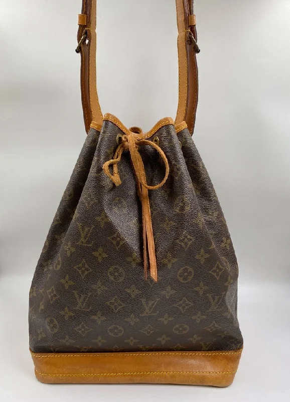 Louis Vuitton Twist bags with a contrast - colored interior for visual interestLouis Vuitton Noé Bag