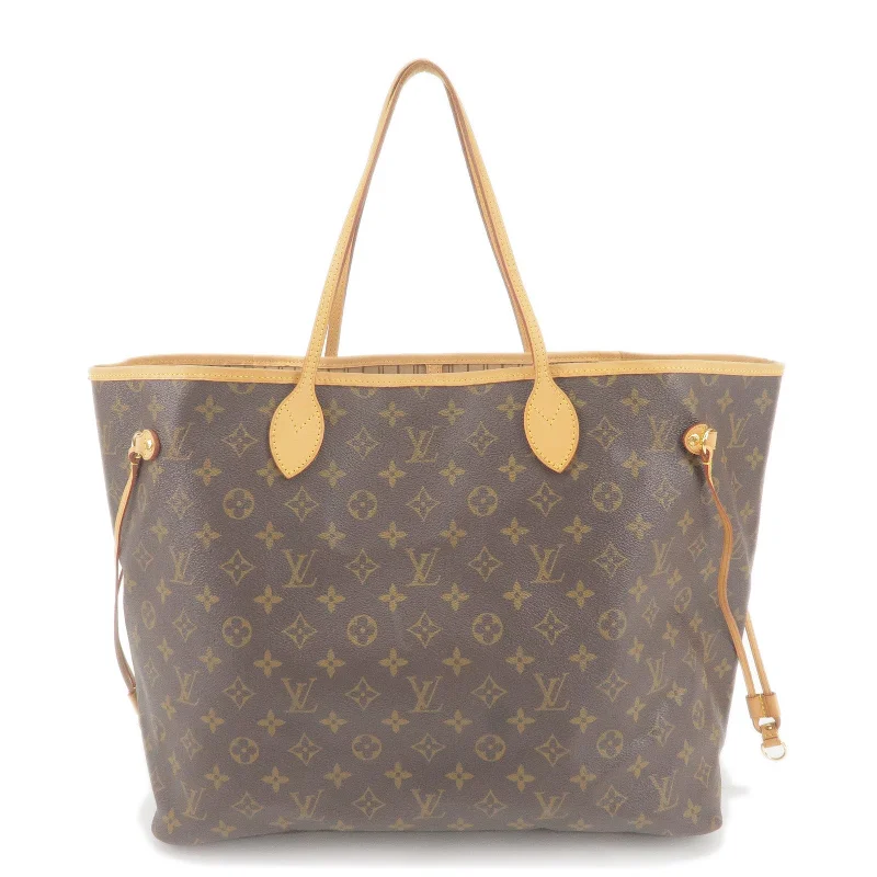 Louis Vuitton Twist bags with a contrast - colored interior for visual interestLouis Vuitton Monogram Neverfull GM Tote Bag M40157