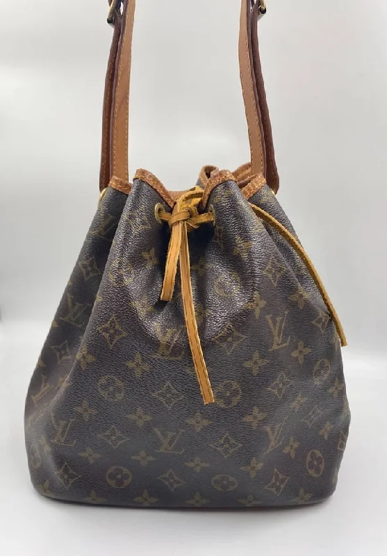 Ladies Louis Vuitton Capucines bags with a detachable shoulder strapLouis Vuitton Petit Noé Bag