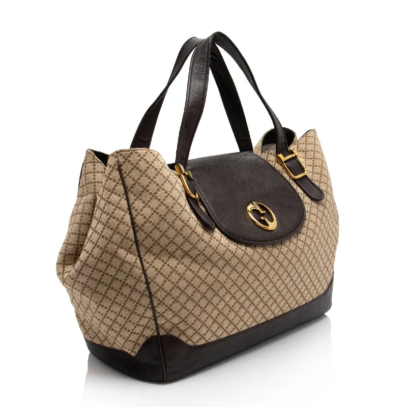 Women Gucci tote bags in GG Supreme canvas for a branded feelGucci Diamante Canvas 1973 Large Tote (AvQrxb)