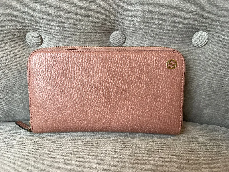 Women Gucci bags with a front - zip pocket for small itemsGucci Pale Pink GG Long Wallet