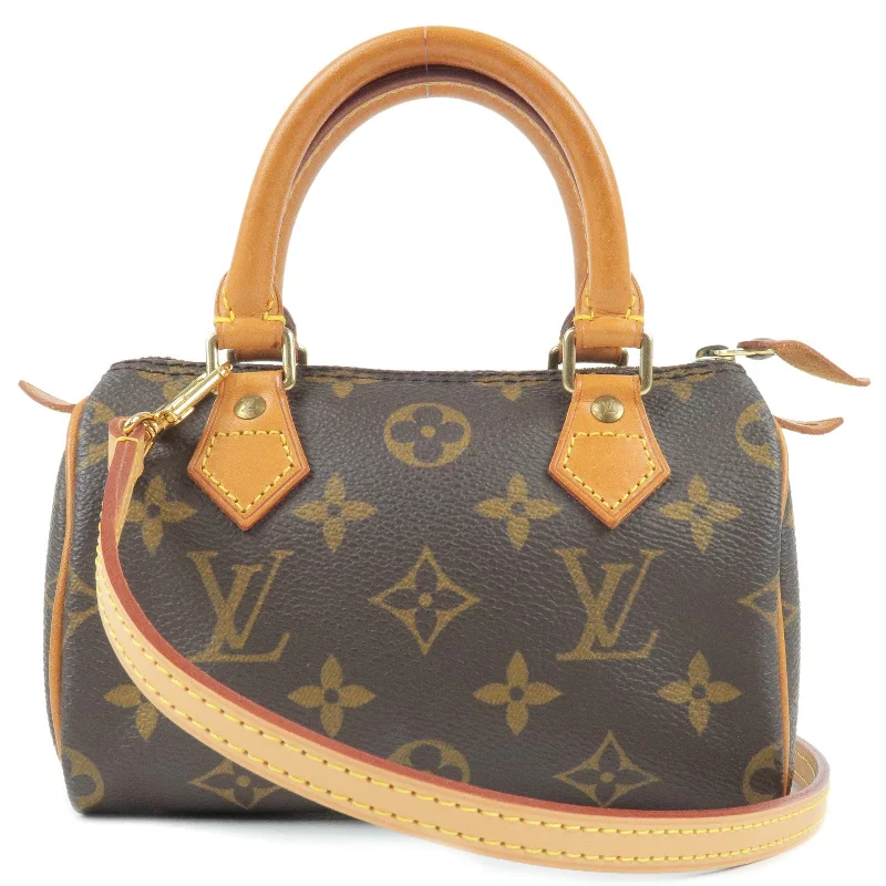 Ladies Louis Vuitton Petite Malle bags in a pastel color for a soft lookLouis Vuitton Monogram Mini Speedy & Strap M41534 J00145