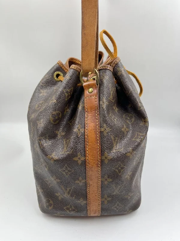 Louis Vuitton tote bags with a spacious interior and multiple pocketsLouis Vuitton Petit Noé Bag