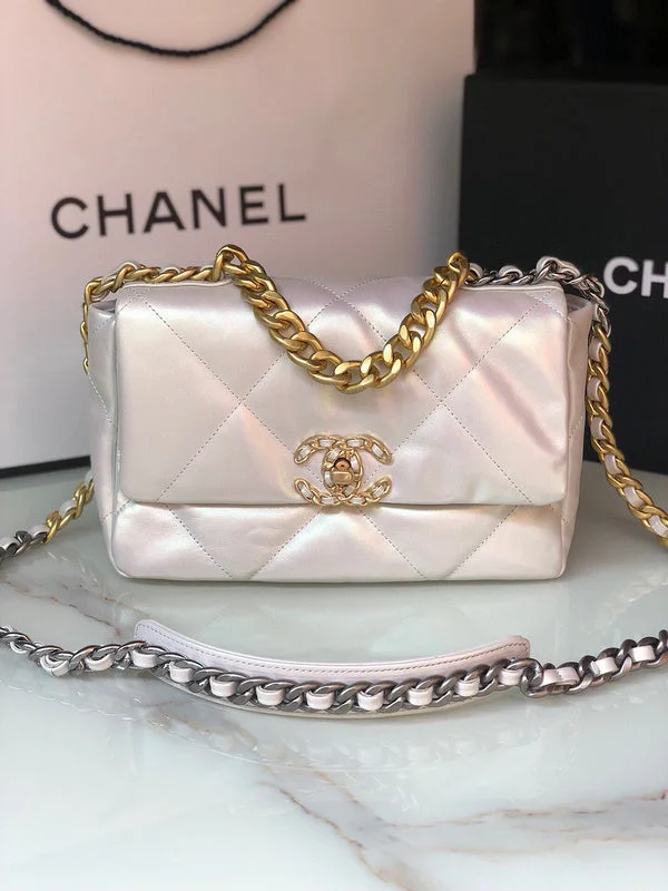 Chanel Lightweight Handbag for Daily ErrandsBC - CHANEL Bags - 1561