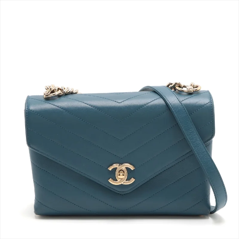 Chanel bags for those who value investment piecesChanel Chevron in Chain Shoulder Bag Blue G