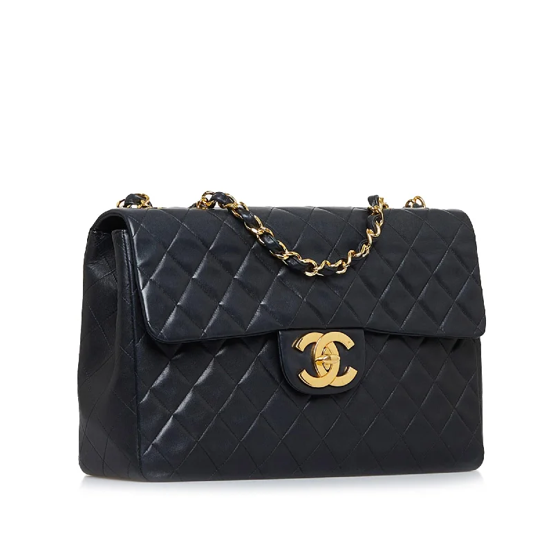 Chanel bags for women with minimalist styleChanel Jumbo XL Classic Lambskin Maxi Single Flap (H0fuvy)