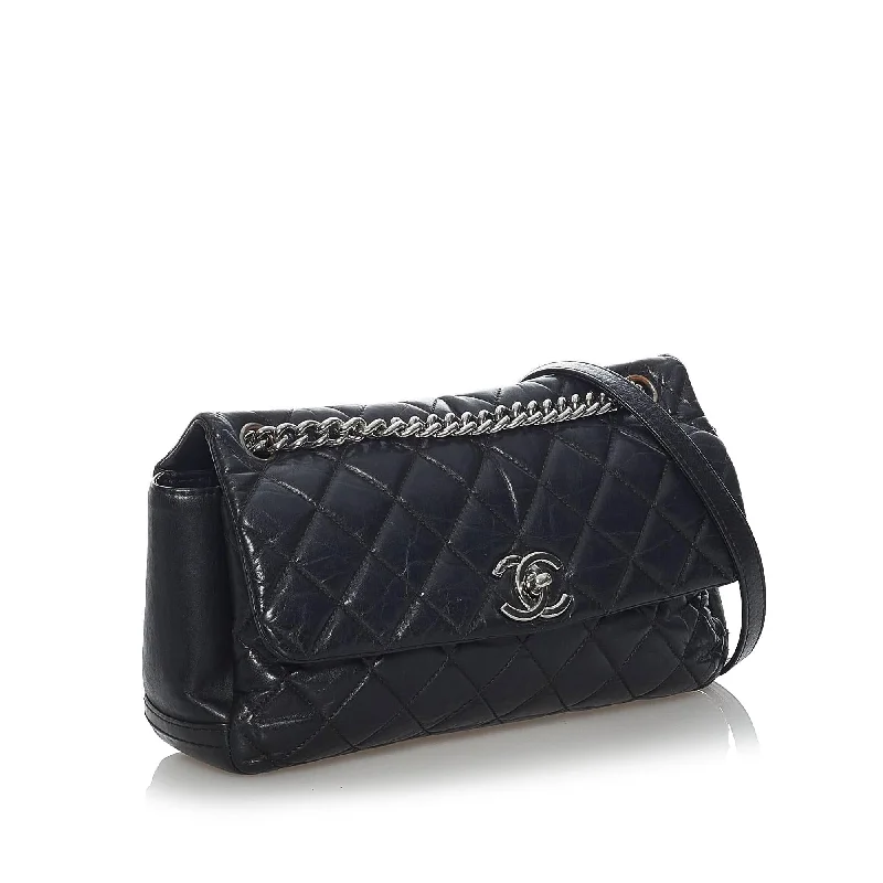 Chanel bags perfect for everyday elegChanel Lady Pearly Matelasse Lambskin Flap Bag (30358)