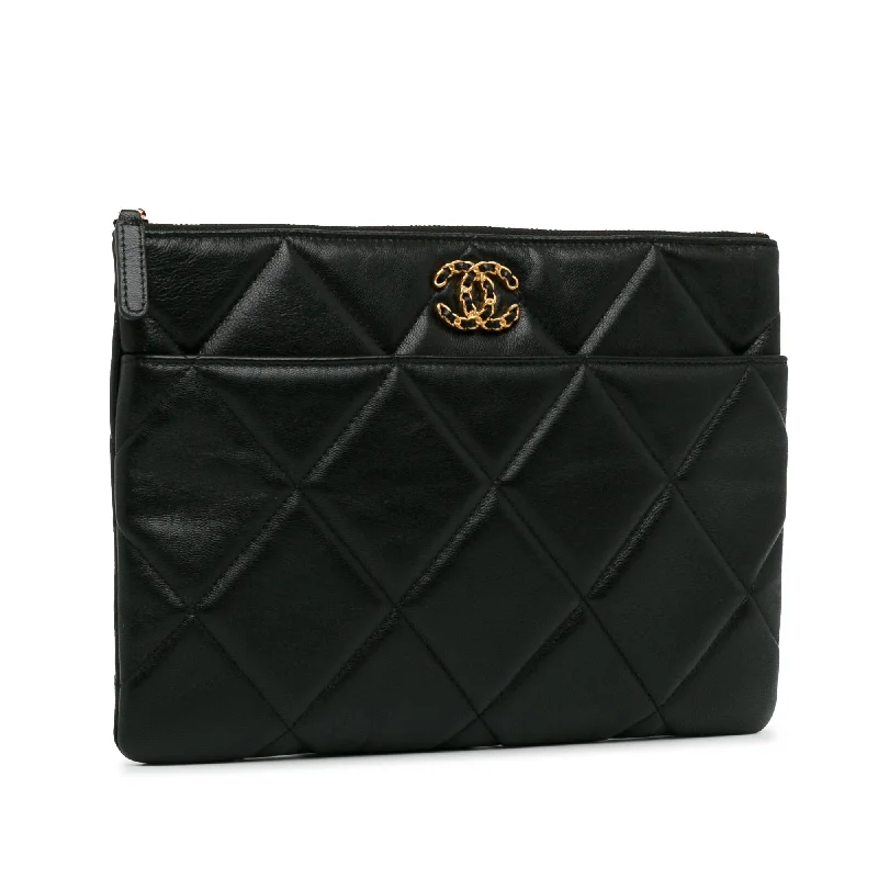 Chanel bags as wedding day accessoriesChanel Lambskin 19 Clutch Bag (iQPavE)