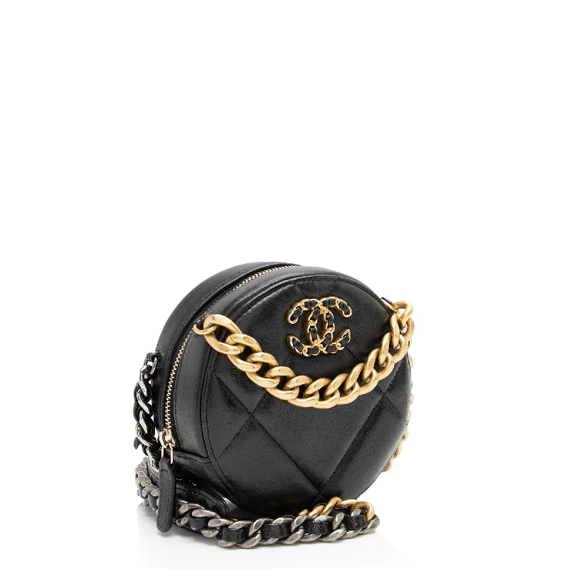 Chanel bags for those who value investment piecesChanel Lambskin 19 Round Clutch with Chain (KFnAV9)