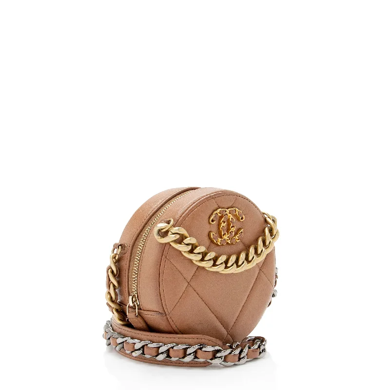 Chanel bags perfect for everyday elegChanel Lambskin 19 Round Clutch with Chain (p9Azmt)