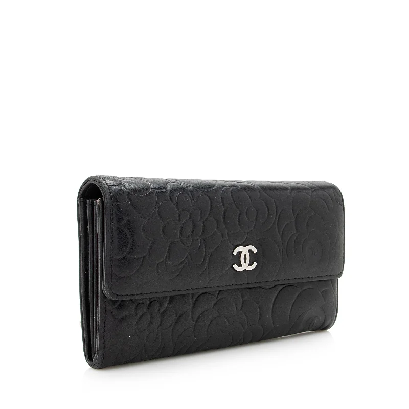 Chanel Chain Strap Handbag for Everyday UseChanel Lambskin Camellia CC Flap Long Wallet (22609)