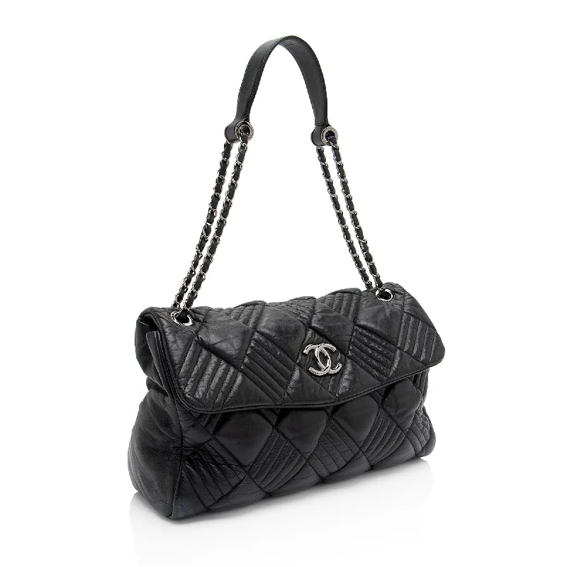 Chanel bags with classic and elegant designsChanel Lambskin In and Out Maxi Flap Bag (A4kgjG)