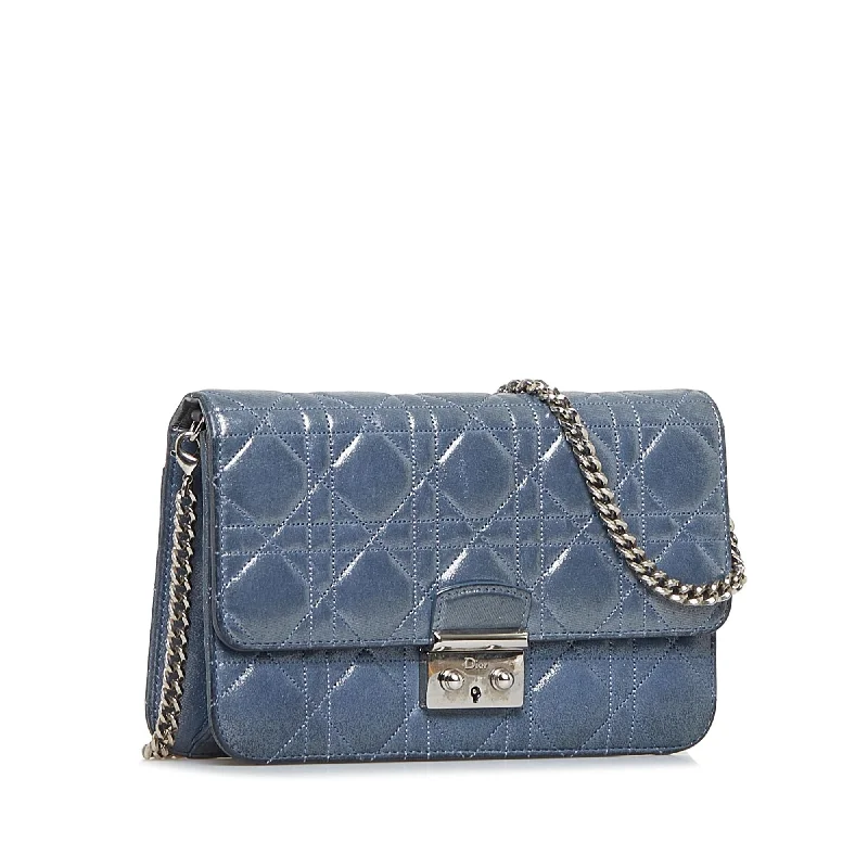 Christian Dior bags with a quilted pattern and gold - toned hardwareDior Cannage Miss Dior Promenade Crossbody (Ntu5o4)