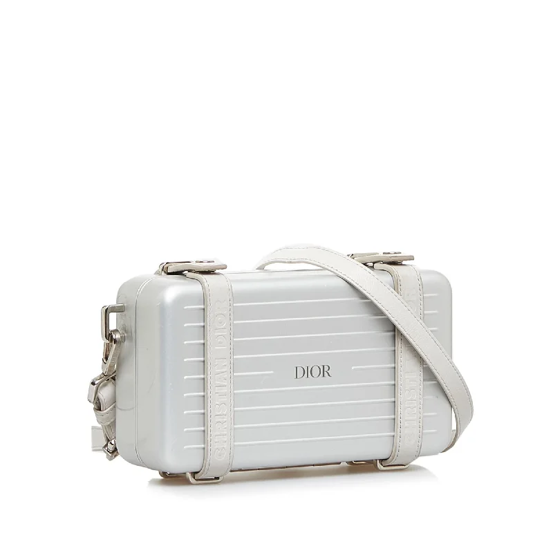 Stylish Christian Dior shoulder bags with a tassel - adorned zipperDior Dior x Rimowa Personal Utility Case (AancJw)