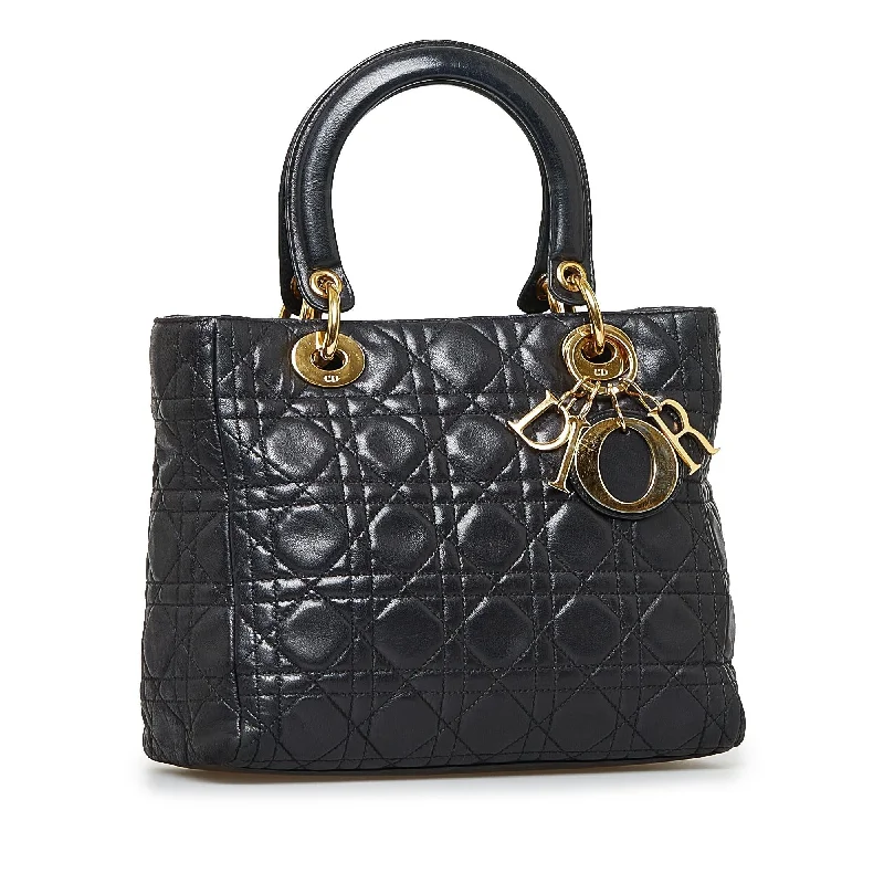 Luxury Christian Dior crossbody bags with a chain - link strapDior Medium Cannage Lady Dior (2V6ePn)