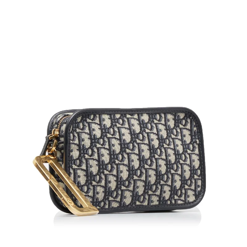 Christian Dior bags with a quilted pattern and gold - toned hardwareDior Oblique DiorQuake Clutch (kaWcwX)